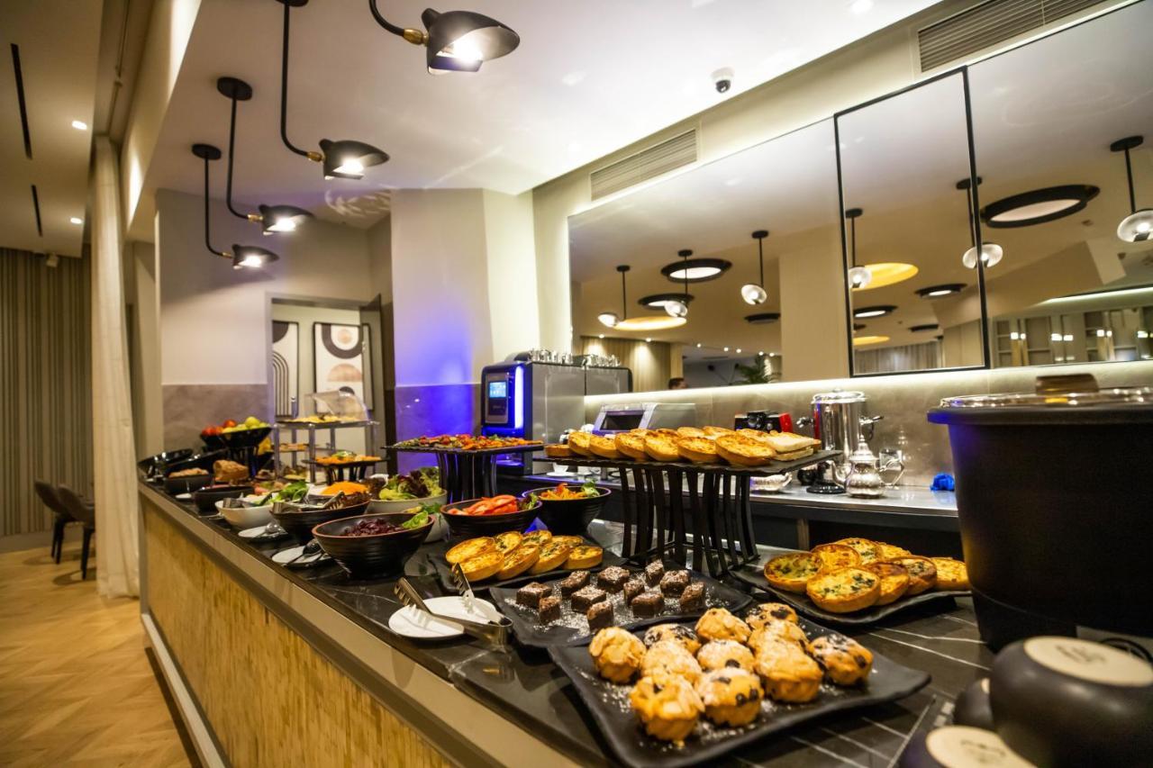 Gray Boutique Hotel คาซาบลังกา ภายนอก รูปภาพ The buffet at the lounge