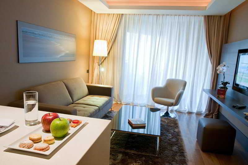 Gray Boutique Hotel คาซาบลังกา ภายนอก รูปภาพ A typical studio apartment